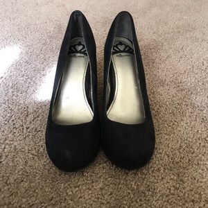 Fergalicious Black wedges